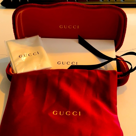 Gucci hard case  RED - Picture 2 of 5